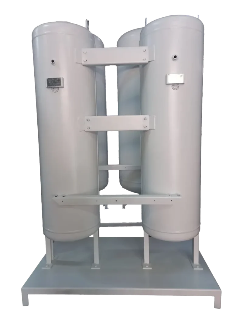 Endüstriyel alanda kullanılan, dikey konumlu yüksek basınçlı CO₂ tankı