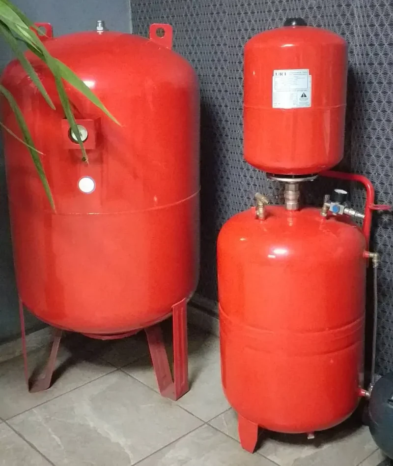 Sanayi tipi uygulamalar için tasarlanmış yatay büyük hacimli genleşme tankı